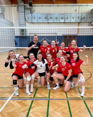 Sieg gegen die Tabellenführerinnen!-VOLLEYTEAM ROADRUNNERS | Volleyball in meiner Stadt!